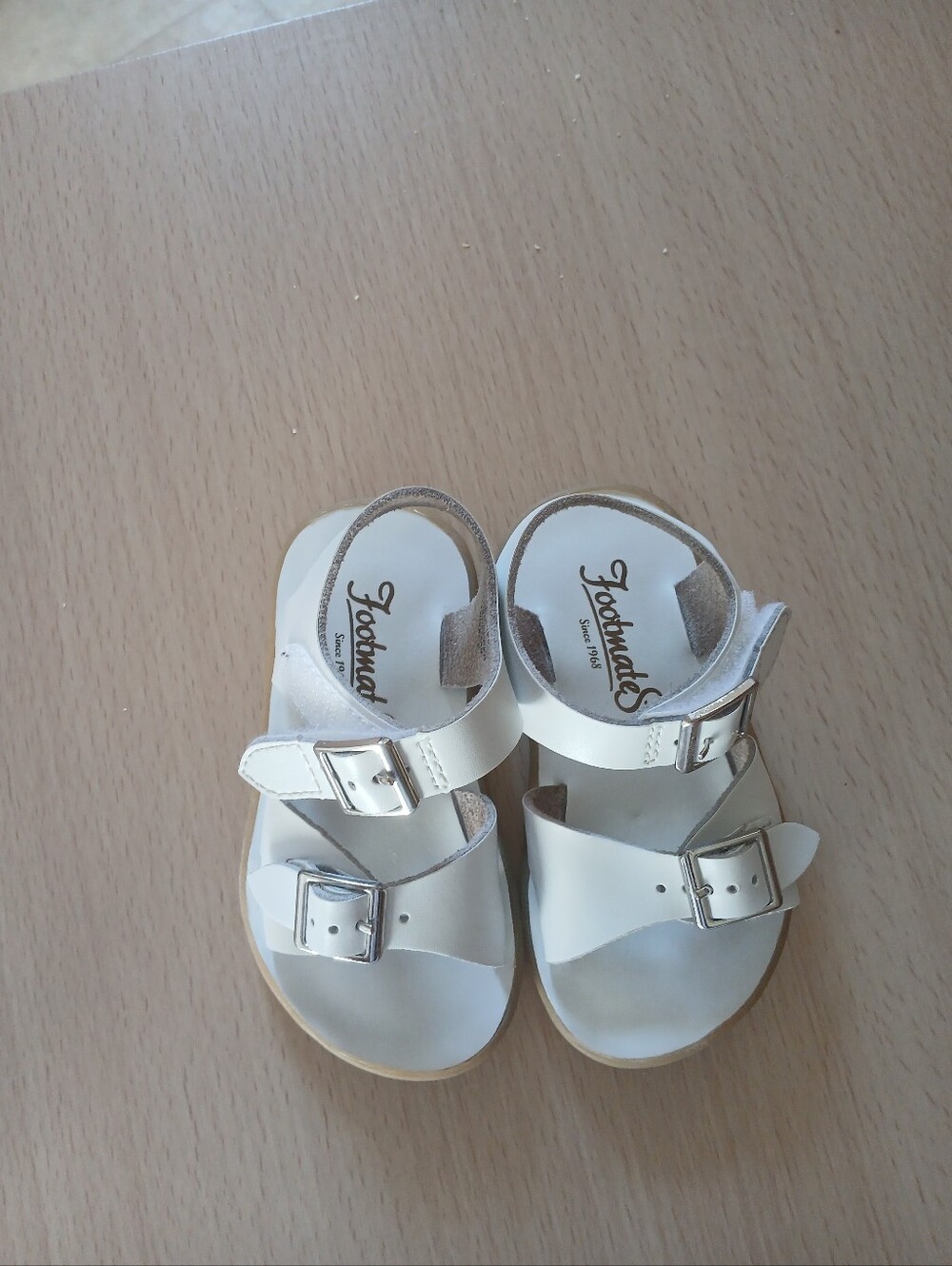 FootMates White Buckle Kids Sandals